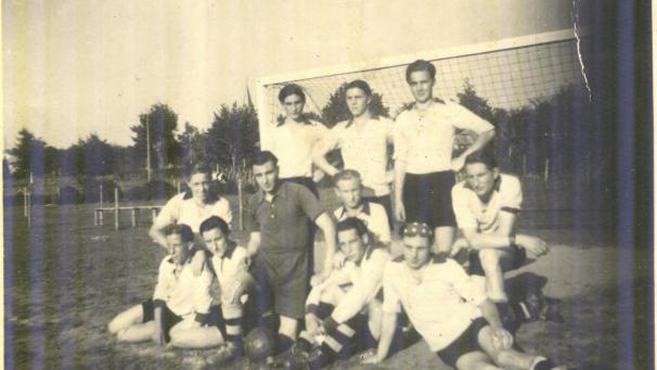 <p>Das allererste Mannschaftsfoto aus dem Jahre 1950</p>