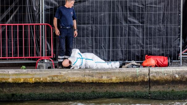 <p>Am Dienstag fand am Albertkanal ein Ortstermin zur Ermordung von Julie Van Espen statt. Die Rekonstruktion musste abgebrochen werden, weil Steve B. seine Mitarbeit verweigerte.</p>
