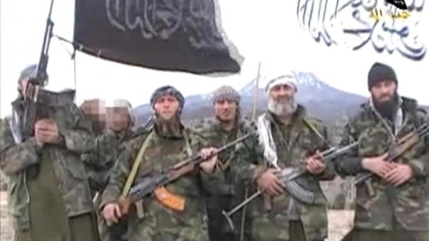 <p>Screenshot eines Videos europäischer IS-Kämpfer.</p>