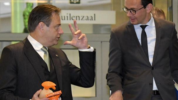 <p>Am Scheideweg: Bart De Wever trifft sich auch mit CD&amp;V-Chef Wouter Beke (r.)</p>