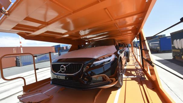 <p>Von Gent aus transportiert Volvo ebenfalls per Bahn Autos nach Mailand.</p>