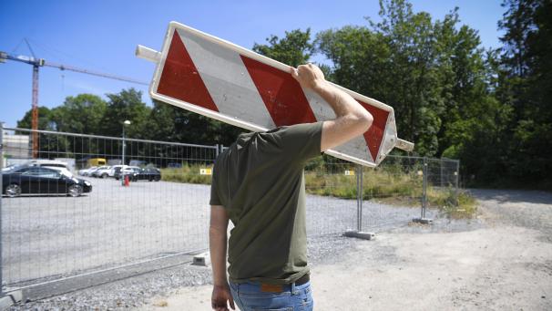 <p>Sind sich die Menschen der Gefahr bewusst, wenn sie Beschilderung klauen?</p>