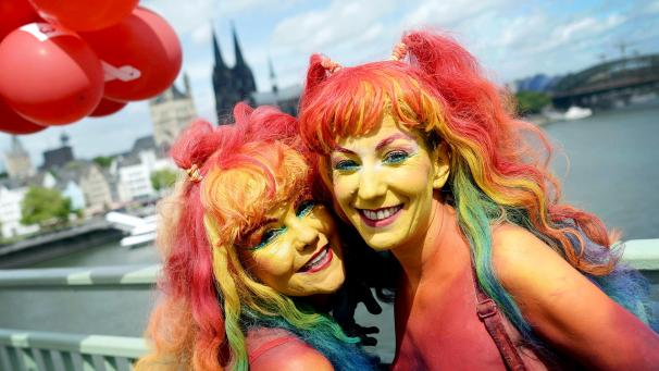 <p>Der CSD startet am Sonntag um 12.00 Uhr in der Domstadt. Bild: dpa</p>