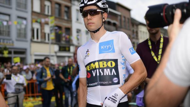 <p>Wout Van Aert fährt weiterhin im Weißen Trikot des besten jungen Fahrers.</p>
