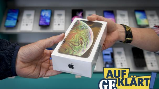 <p>Theoretisch kann ein Minderjähriger kein Smartphone im Geschäft kaufen - praktisch allerdings schon.</p>