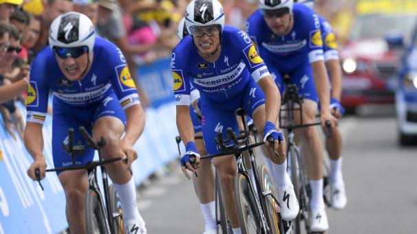 <p>Das Team Deceuninck-Quick Step (hier beim Teamzeitfahren in Brüssel) wird auch heute alles dafür tun, um das Gelbe Trikot von Alaphilippe zu verteidigen.</p>