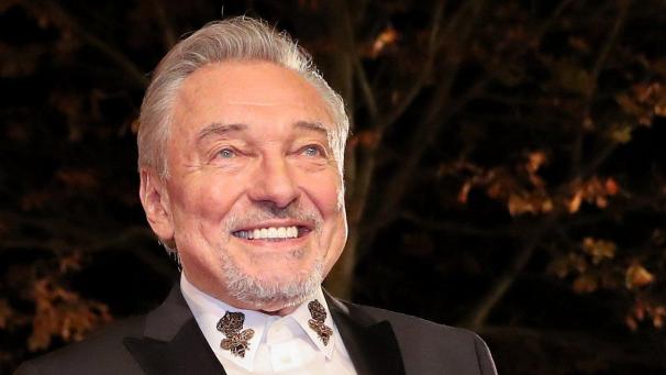 <p>Der tschechische Schlagersänger Karel Gott vor zwei Jahren bei einer Musikverleihung. Kaum ein Sänger steht schon so lange auf der Bühne wie er.</p>