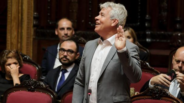 <p>Die zehn kooptierten Senatoren (Bild: SP.A-Senator Bert Anciaux) legten am Freitag den Eid ab.</p>