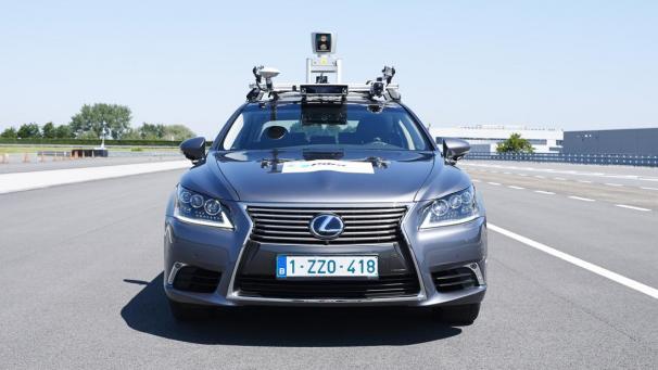 <p>Mit einem Sensoren-Paket auf dem Dach ist der automatisierte Lexus demnächst in der Brüsseler Innenstadt unterwegs</p>