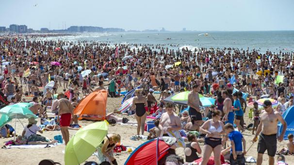 <p>Am Strand von Ostende herrscht an schönen Wochenenden Hochbetrieb.</p>
