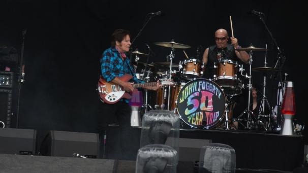 <p>Die amerikanische Musiklegende John Fogerty feierte im Rahmen einer Welttournee auch in Werchter 50-jähriges Bühnenjubiläum.</p>