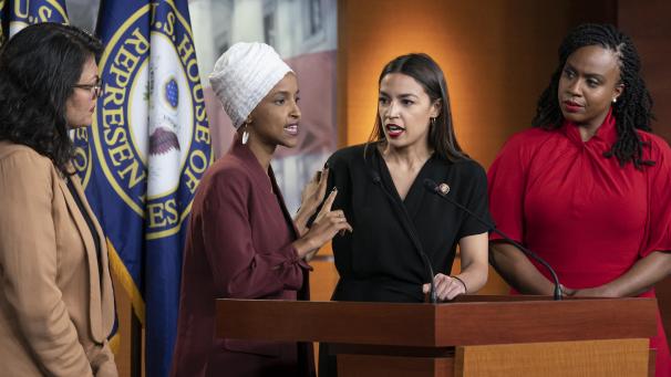 <p>Die demokratischen Abgeordneten Rashida Tlaib, Ilhan Omar, Alexandria Ocasio-Cortez und Ayanna Pressley (v.l.n.r.) verurteilen Trumps Ausfälle und sehen sie als Versuch, „von der Korruptheit seiner Regierung abzulenken“.</p>