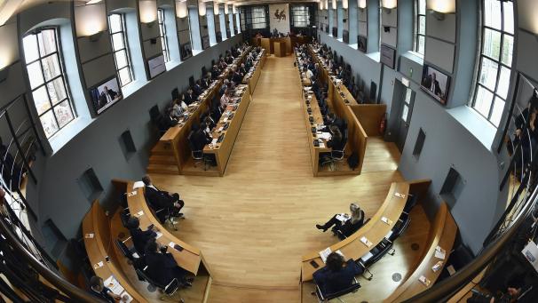 <p>Im wallonischen Regionalparlament von Namur sind PS und Ecolo auf Unterstützung durch andere politische Kräfte angewiesen.<br />
Foto: belga</p>