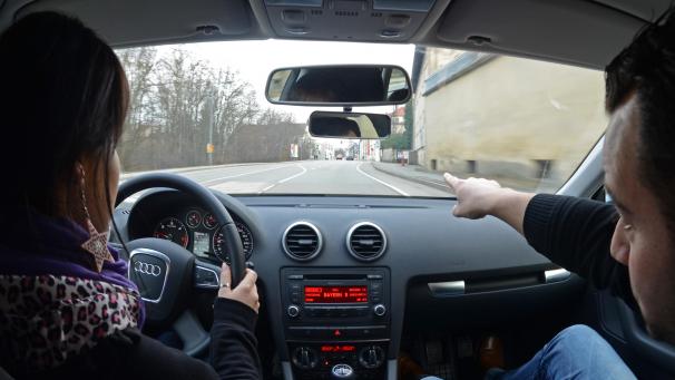 <p>73 % der Belgier im Alter von 18 bis 30 Jahren lassen sich in einer Fahrschule ausbilden, um den Führerschein zu machen.</p>