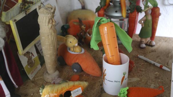 <p>Allerlei Kunst und Kitsch aus der Rübenwelt ist im Ortsteil Berlotte zu bewundern.</p>