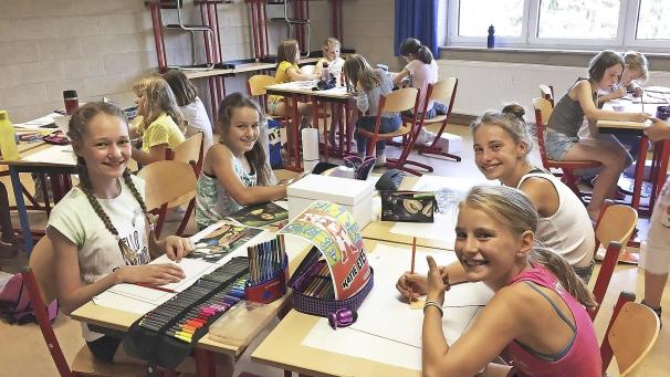 <p>Bei den verschiedenen kreativen Aktivitäten herrscht durchweg gute Laune im BIB.</p>