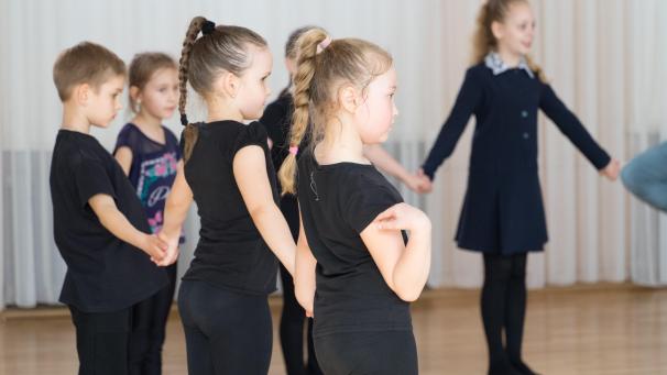 <p>In der letzten Ferienwoche findet erstmals ein musikalisches Ferienatelier im Atelier Kunst und Bühne statt.</p>