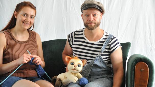 <p>Olga Blank und Tim Velraeds erarbeiten gerade das neue Stück des Figurentheaters Fithe.</p>