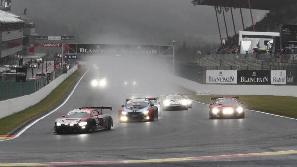 <p>Denkbar schwierige Bedingungen in Spa-Francorchamps. Hier der Restart des Rennens am späten Sonntagvormittag.</p>