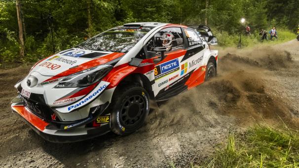 <p>Mit 16,4 Sekunden Vorsprung startet Ott Tänak am Sonntag als Spitzenreiter in den letzten Tag der Rallye Finnland.</p>