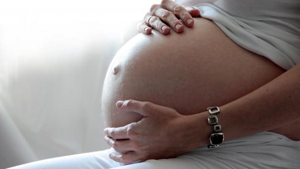 <p>Wissenschaftler schätzen, dass mit der Einleitung nach 41 Wochen ein Todesfall pro 230 Schwangerschaften verhindert werden könne.</p>