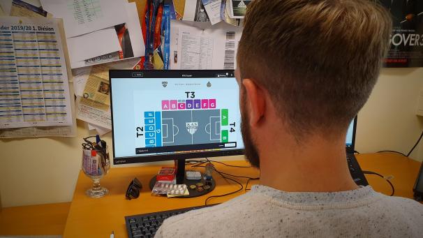 <p>Ein Blick über die Schulter: Der neue Online-Ticketshop der AS Eupen ist sehr benutzerfreundlich gestaltet.</p>