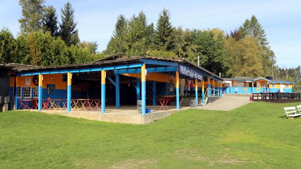 <p>Die Anlage des Freibades am See von Robertville wird nach der Sommersaison komplett modernisiert und behindertenfreundlich umgestaltet.</p>