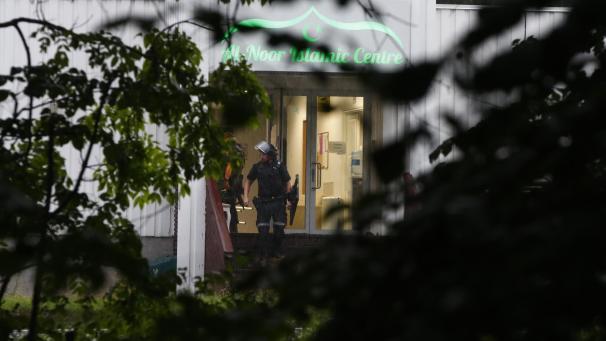<p>Bei Schüssen auf einem Moschee-Gelände ist am Samstag nahe Oslo ein Mensch verletzt worden.</p>