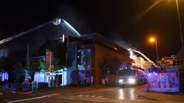 <p>Am Sonntag sind bei einem Hausbrand in Beringen zwei Feuerwehrleute gestorben.</p>