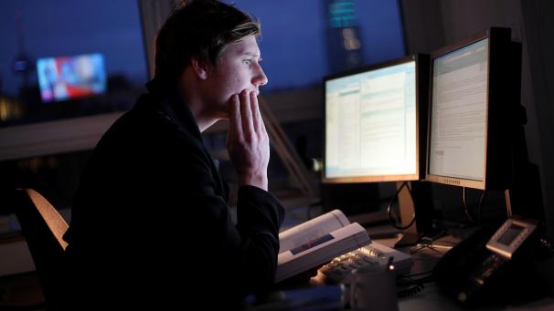 <p>Opfer von Cybermobbing fühlen sich häufiger geistig erschöpft, weniger engagiert und unzufrieden.</p>