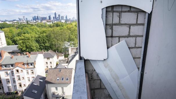 <p>An vielen Fassaden oder anderen Stellen von Häusern wurde früher Asbest verwendet.</p>