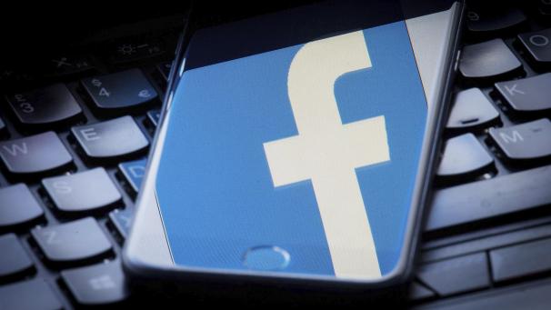 <p>Facebook hat Mitarbeiter ausgewählte Aufnahmen von Nutzern aus seinem Chatdienst Messenger anhören und abtippen lassen.</p>