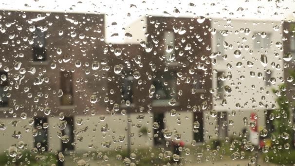 <p>An den kommenden Tagen - für viele ein langes Wochenende - soll es immer wieder Regen geben. Sonniges und wärmeres Wetter ist für kommende Woche in Sicht.</p>