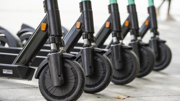 <p>Elektroroller zur Ausleihe haben in Innenstädten sicher viele Vorteile. Aber 4.000 Stück sind wohl zu viele für Brüssel.</p>