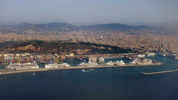 <p>In Barcelona spülen Kreuzfahrtschiffe zusätzlich viele Touristen an Land.</p>