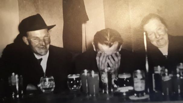 <p>Michel Stellmann (l.) und seine Frau Adele Simon hatten den Jungen aus Aachen bei sich aufgenommen.</p>