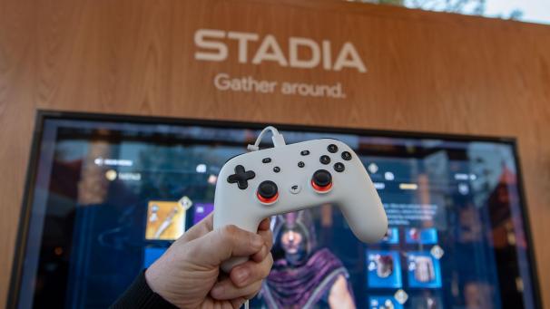 <p>Bei Google Stadia sollen die Spiele auf Servern im Internet statt auf Konsole oder PC laufen.</p>
