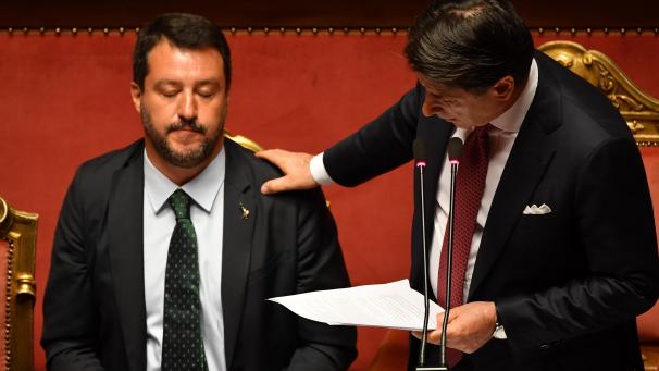 <p>Giuseppe Conte (r.) stauchte den Chef der rechten Lega, Matteo Salvini (l.), zusammen.</p>