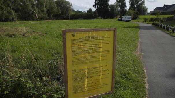 <p>Auf diesem Gelände in der Ortschaft Lontzen sollen 26 Wohneinheiten entstehen. Die direkten Anlieger machen mobil.</p>