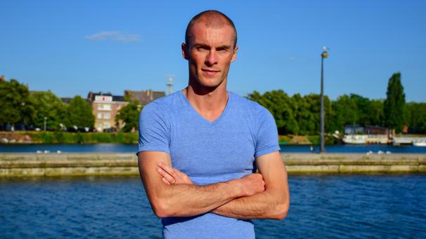 <p>Der Belgier Julien Deneyer hat einen herausfordernden Triathlon hinter sich, aber es hat sich gelohnt.</p>