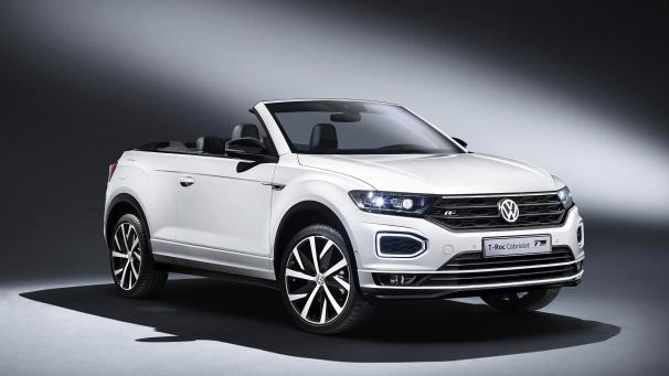 <p>Offenes Gelände: Der VW T-Roc zeigt sich auf der IAA im September als Cabrio.  Foto: Ingo Barenschee/Volkswagen AG/dpa</p>