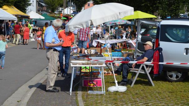 <p>Am Sonntag herrschte viel Trubel am Ameler Marktplatz.</p>