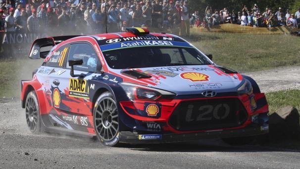 <p>Die raue Panzerplatte wurde Thierry Neuville (Hyundai) zum Verhängnis.</p>