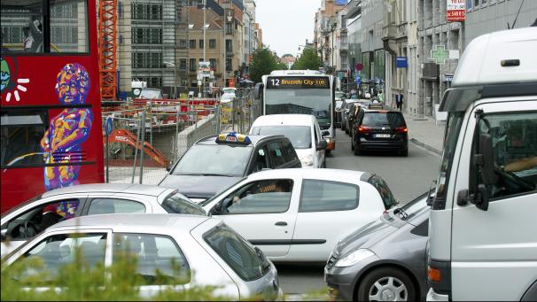 <p>Mobilitätsministerin Van den Brandt: „Der Staudruck ist zu hoch und die Luftqualität schlecht. Dies hat negative Auswirkungen sowohl auf die Einwohner Brüssels als auch auf die Pendler.“</p>