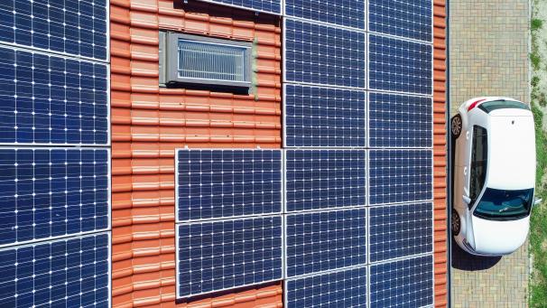 <p>RenoWatt erarbeitet Lösungen zur Energieeinsparung für die Gemeinde Kelmis. Diese können von Isolierungsmaßnahmen bis hin zu Arbringung von Photovoltaik-Anlagen reichen.</p>