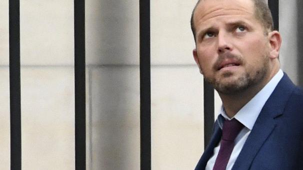 <p>Theo Francken (N-VA) auf dem Weg zum Rundtisch mit den Informatoren.</p>