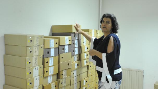 <p>„Wir haben für den Erhalt der Kantone St.Vith und Eupen gekämpft, aber das Justizministerium hat auf stur geschaltet“, sagt Friedensrichterin Claudia Kohnen. Weil der Umzug nach Eupen bereits im September erfolgen soll, hat in St.Vith nun das Kistenpacken begonnen.</p>