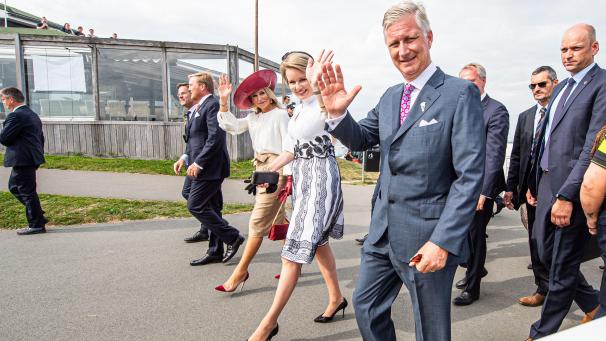 <p>König Philippe und Königin Mathilde gedachten zusammen mit König Willem-Alexander und Königin Maxima der Niederlande der Scheldeschlacht.</p>