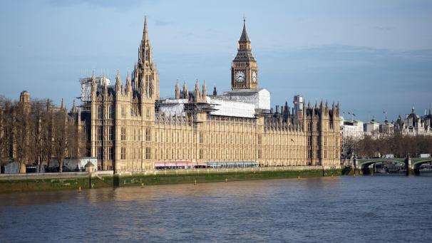 <p>Sollte das sogenannte Letwin-Amendment angenommen werden, wäre eine Zustimmung der Abgeordneten zu Johnsons Brexit-Deal am Samstag unmöglich.</p>