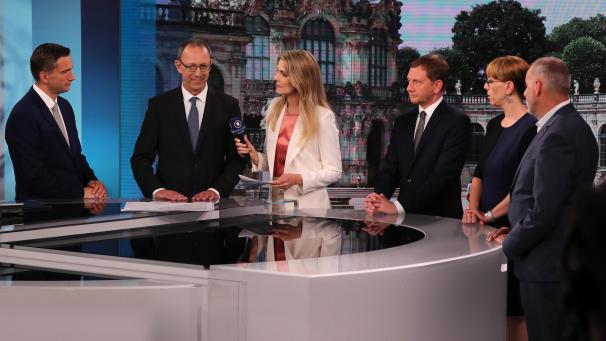 <p>Martin Dulig, Spitzenkandidat der SPD, Jörg Urban, Spitzenkandidat der AfD, Michael Kretschmer, Ministerpräsident von Sachsen, Katja Meier, Spitzenkandidatin von Bündnis 90/Die Grünen und Rico Gebhardt, Spitzenkandidat von der Partei Die Linke (von links) werden in der Elefantenrunde der ARD zur Landtagswahl in Sachsen interviewt.</p>